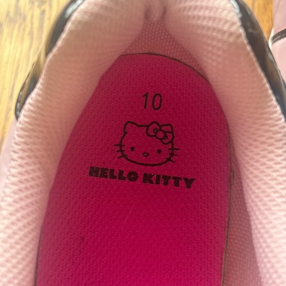 Hello Kitty By Sanrio Pink, Black & White Casual Court Sneakers Women’s Size 10 - Picture 9 of 14